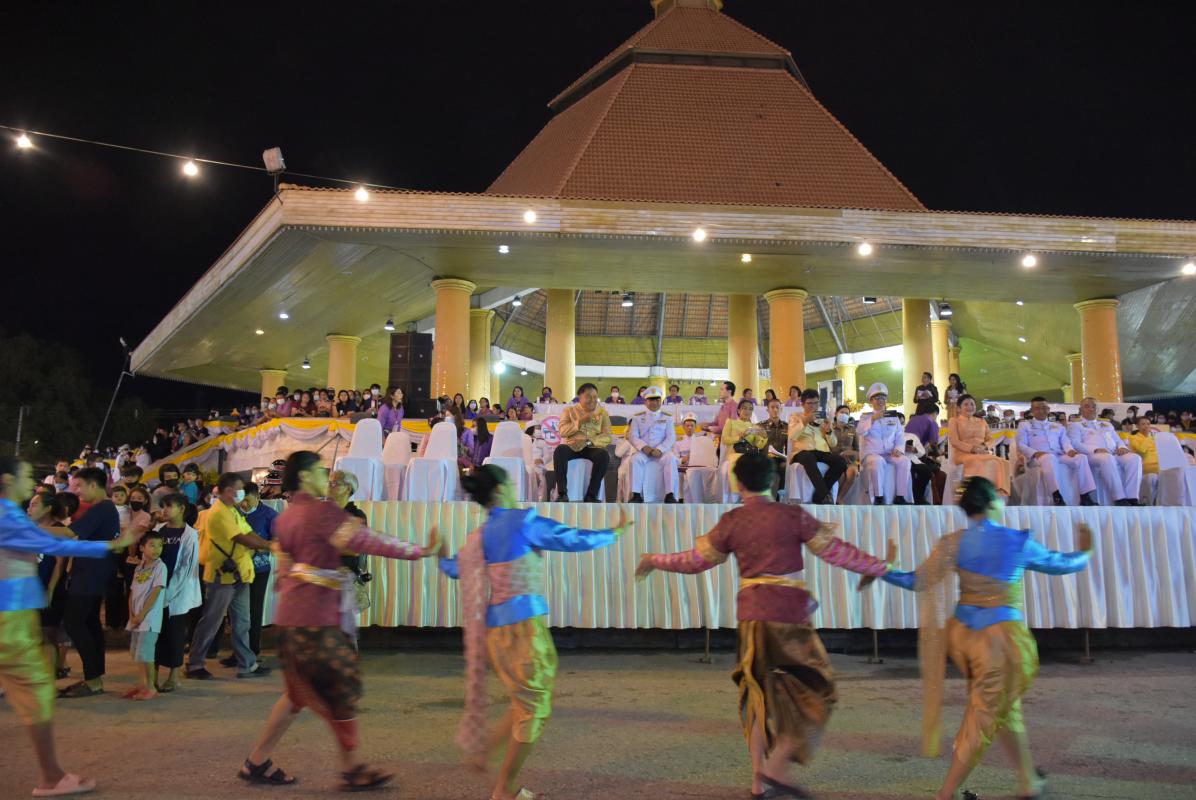 ร่วมงานประเพณีลอยกระทงสายไหลประทีป 1000 ดวง จังหวัดตาก ประจำปี 2563