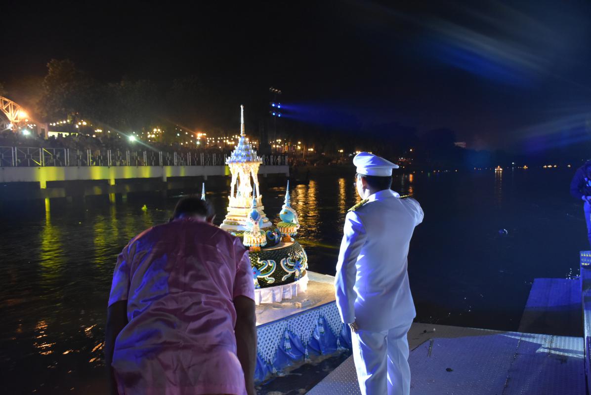 ร่วมงานประเพณีลอยกระทงสายไหลประทีป 1000 ดวง จังหวัดตาก ประจำปี 2563