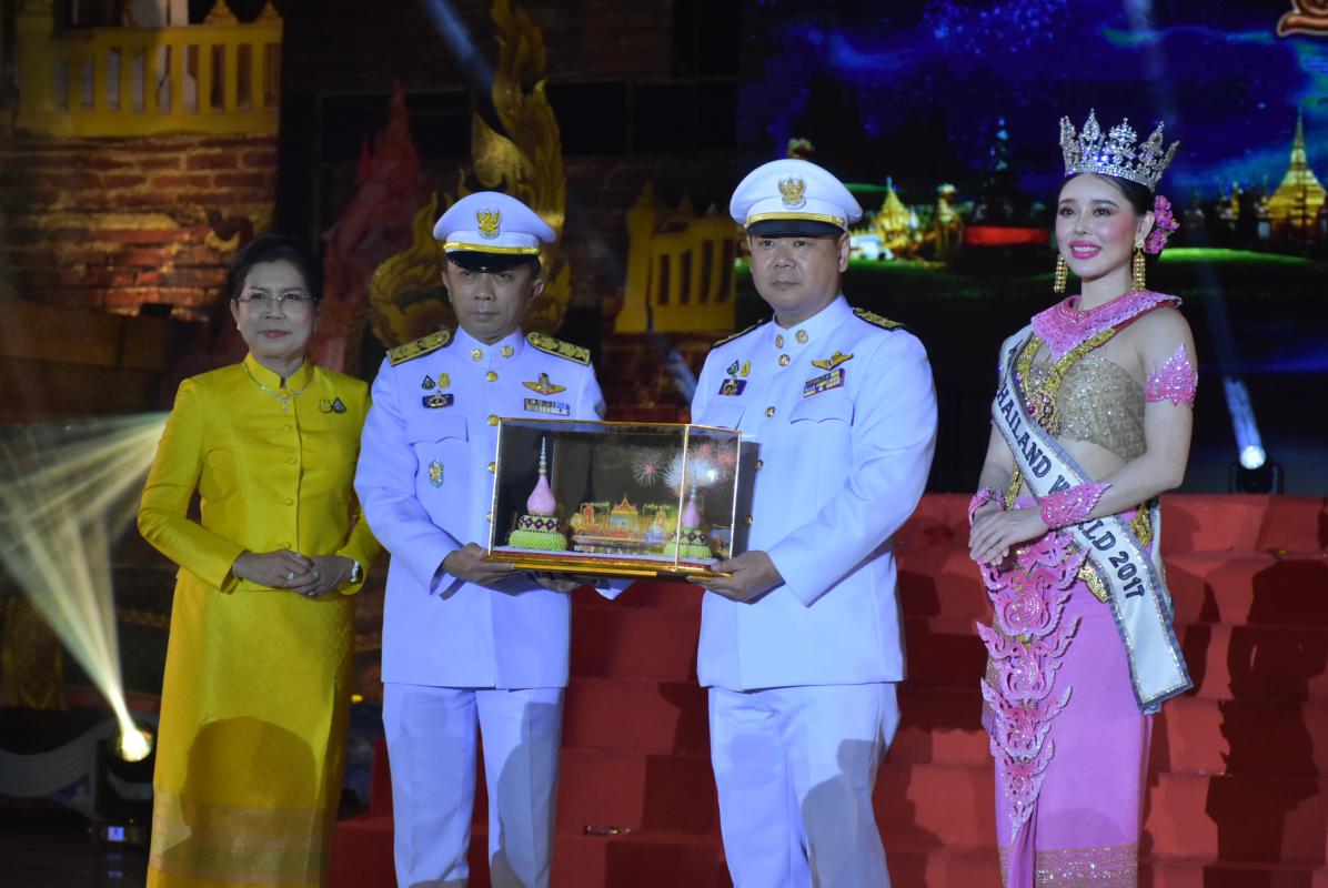 ร่วมงานประเพณีลอยกระทงสายไหลประทีป 1000 ดวง จังหวัดตาก ประจำปี 2563