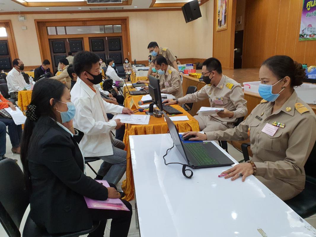 ภาพบรรยากาศวันแรกของการเปิดรับสมัครเลือกตั้งสมาชิกสภาองค์การบริหารส่วนจังหวัดตาก และนายกองค์การบริหารส่วนจังหวัดตาก