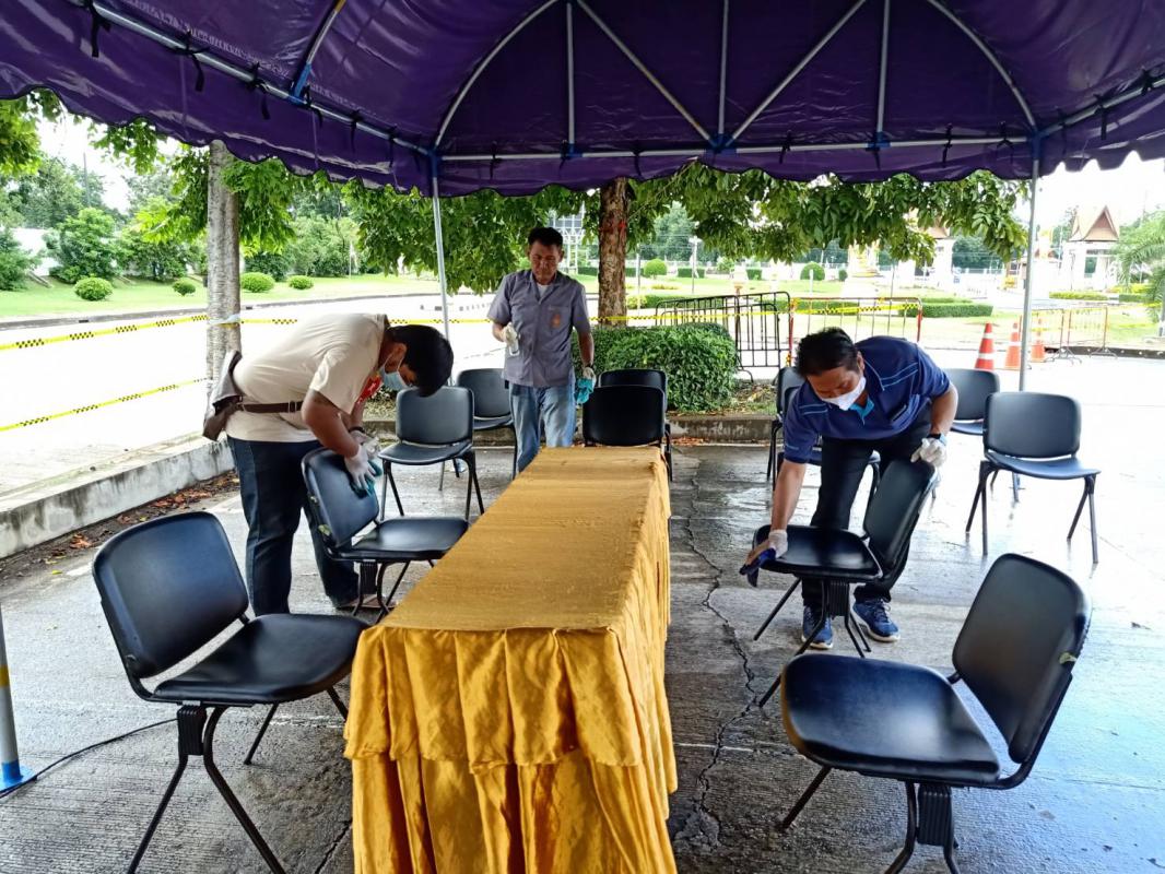 ดำเนินการทำความสะอาด ก่อนการเปิดรับสมัครเลือกตั้ง เพื่อป้องกันการแพร่ระบาดของโรคติดเชื้อไวรัสโคโรนา 2019 ( COVID - 19 )