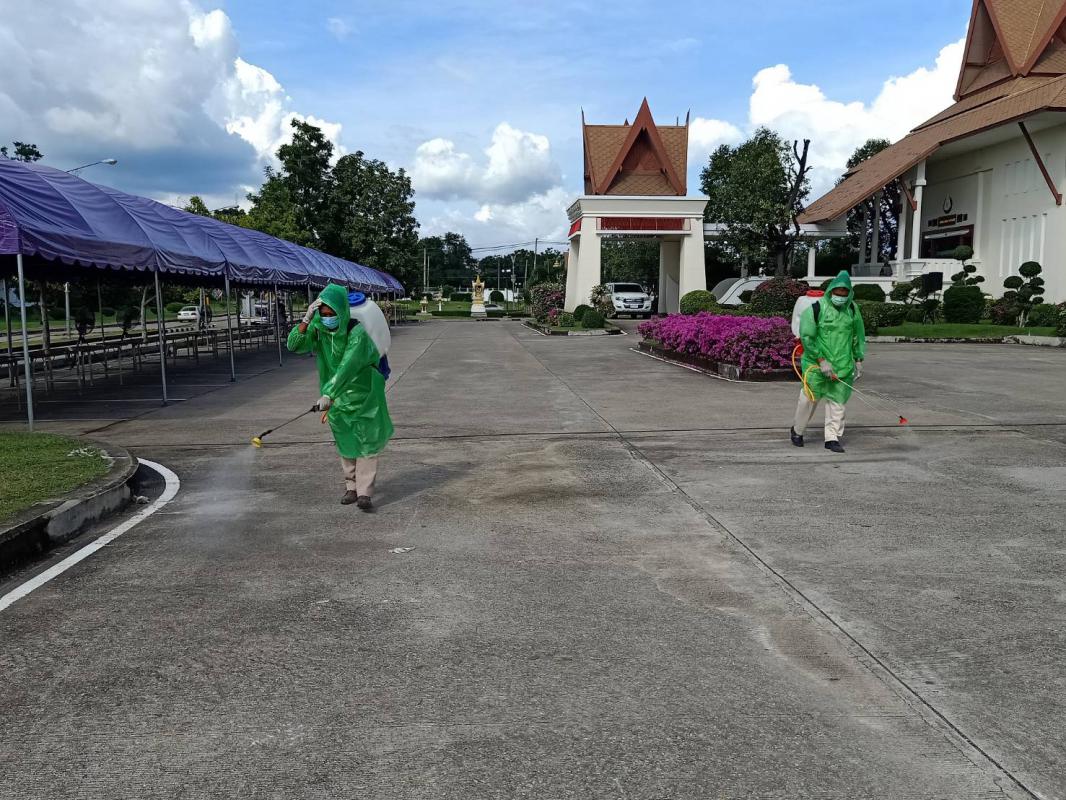 ดำเนินการทำความสะอาด หลังการปิดรับสมัครเลือกตั้งในวันแรก วันที่ 2 พ.ย. 63 เพื่อป้องกันการแพร่ระบาดของโรคติดเชื้อไวรัสโคโรนา 2019 และเตรียมความพร้อมสำหรับการเปิดรับสมัครในวันถัดไป