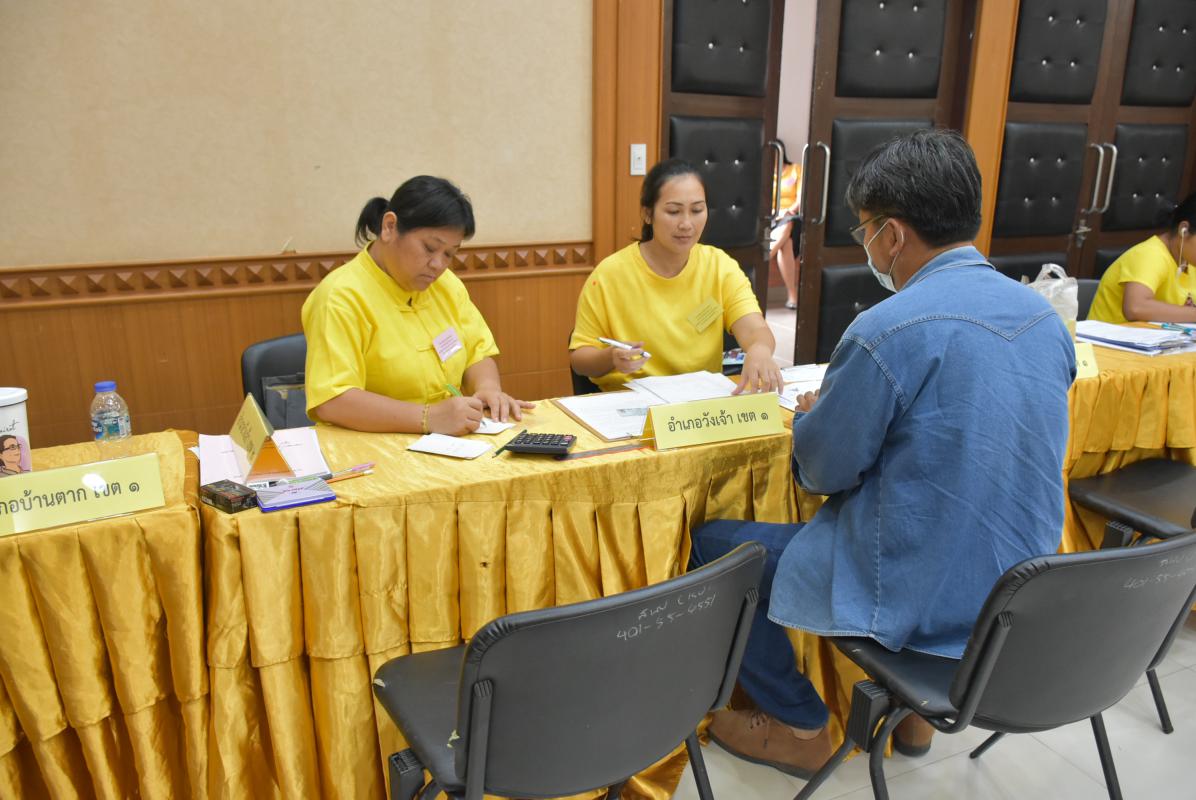 ภาพบรรยากาศการเปิดรับสมัครเลือกตั้ง ส.อบจ.ตาก และนายกอบจ.ตาก ในวันที่ 4 พฤศจิกายน 2563