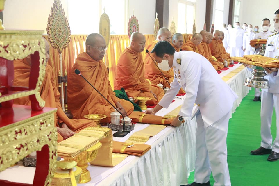 พิธีทำบุญตักบาตรถวายพระราชกุศล เนื่องในวันคล้ายวันพระบรมราชสมภพ พระบาทสมเด็จพระบรมชนกาธิเบศร มหาภูมิพลอดุลยเดชมหาราช บรมนาถบพิตร วันชาติ และวันพ่อแห่งชาติ 5 ธันวาคม 2563