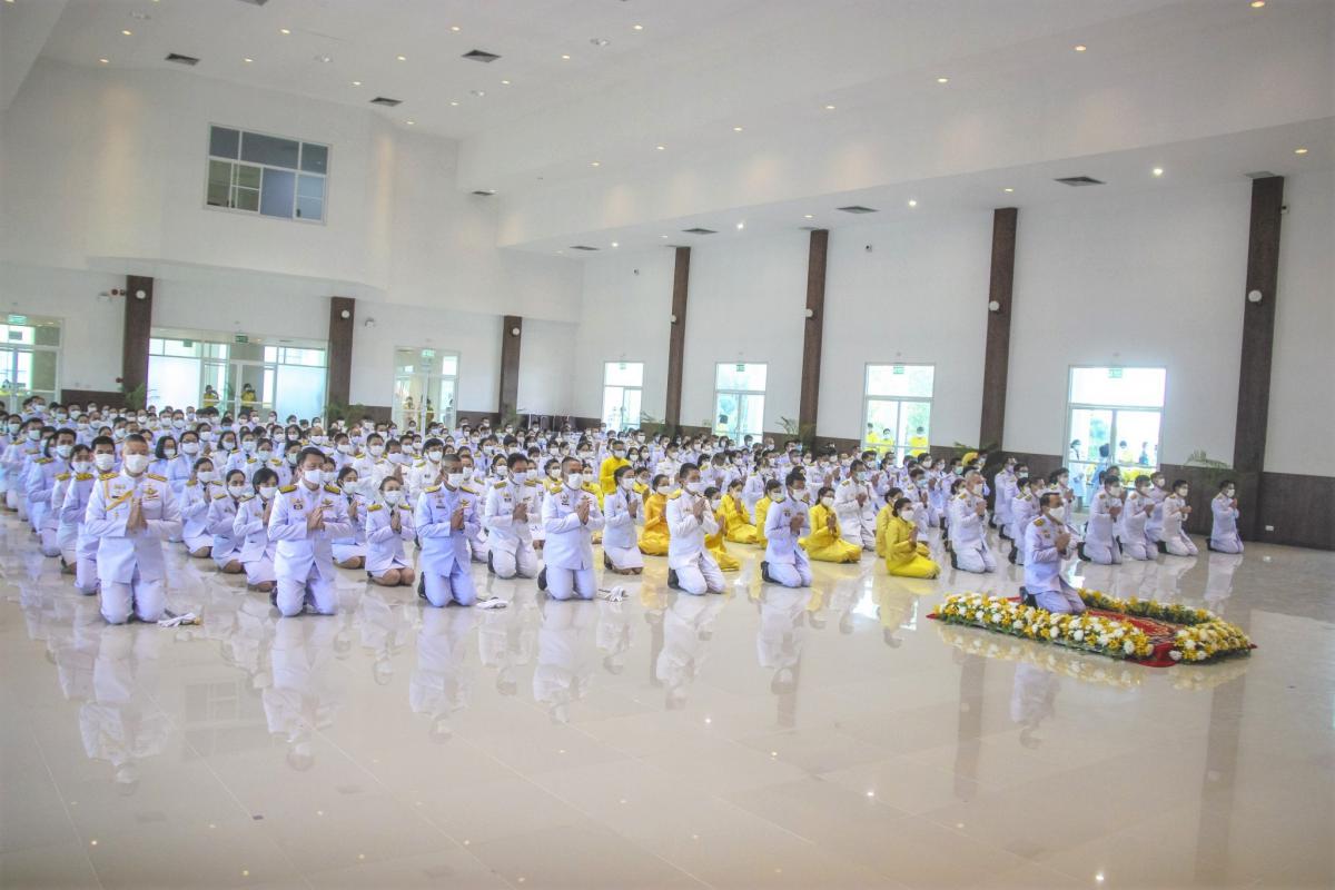 พิธีวางพานพุ่มและพิธีถวายบังคม เนื่องในวันคล้ายวันพระบรมราชสมภพ พระบาทสมเด็จพระบรมชนกาธิเบศร มหาภูมิพลอดุลยเดชมหาราช บรมนาถบพิตร วันชาติ และวันพ่อแห่งชาติ 5 ธันวาคม 2563 
