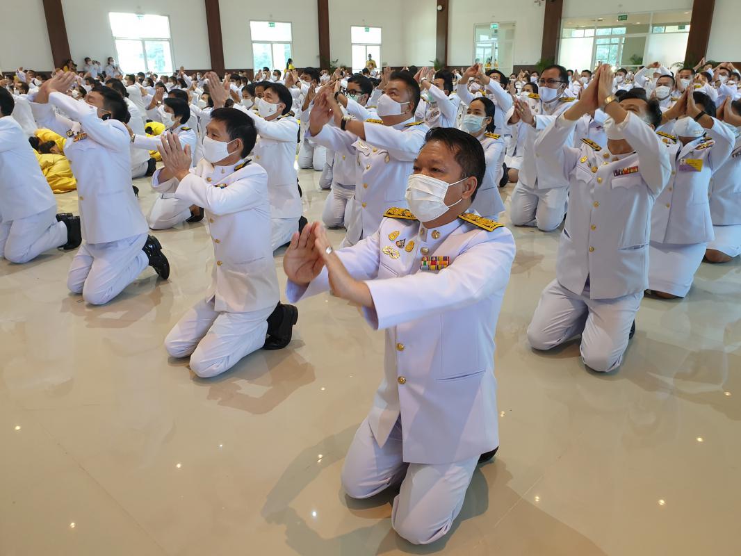พิธีวางพานพุ่มและพิธีถวายบังคม เนื่องในวันคล้ายวันพระบรมราชสมภพ พระบาทสมเด็จพระบรมชนกาธิเบศร มหาภูมิพลอดุลยเดชมหาราช บรมนาถบพิตร วันชาติ และวันพ่อแห่งชาติ 5 ธันวาคม 2563 