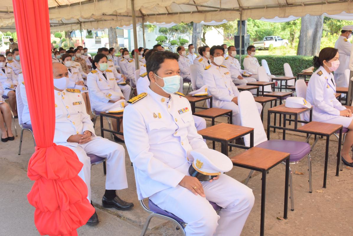 พิธีวางพวงมาลาถวายสักการะพระบรมราชานุสาวรีย์สมเด็จพระเจ้าตากสินมหาราช 