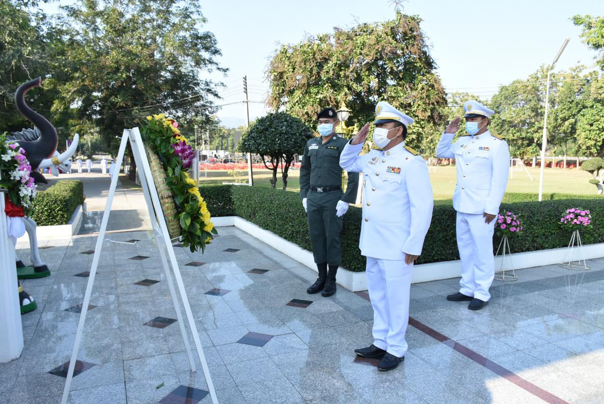 พิธีวางพวงมาลาถวายสักการะพระบรมราชานุสาวรีย์สมเด็จพระเจ้าตากสินมหาราช 