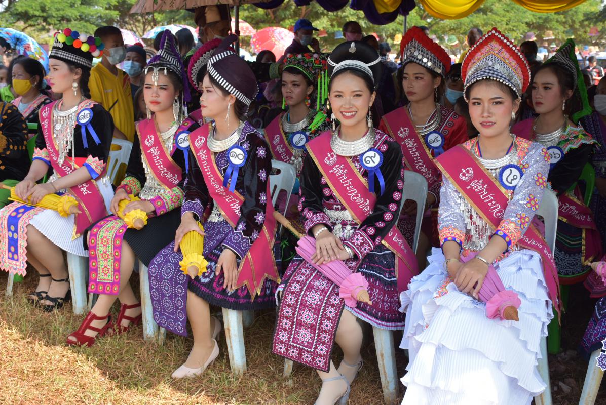 ร่วมพิธีเปิดงานสืบสานประเพณีปีใหม่ม้ง อำเภอพบพระ ประจำปีงบประมาณ 2564