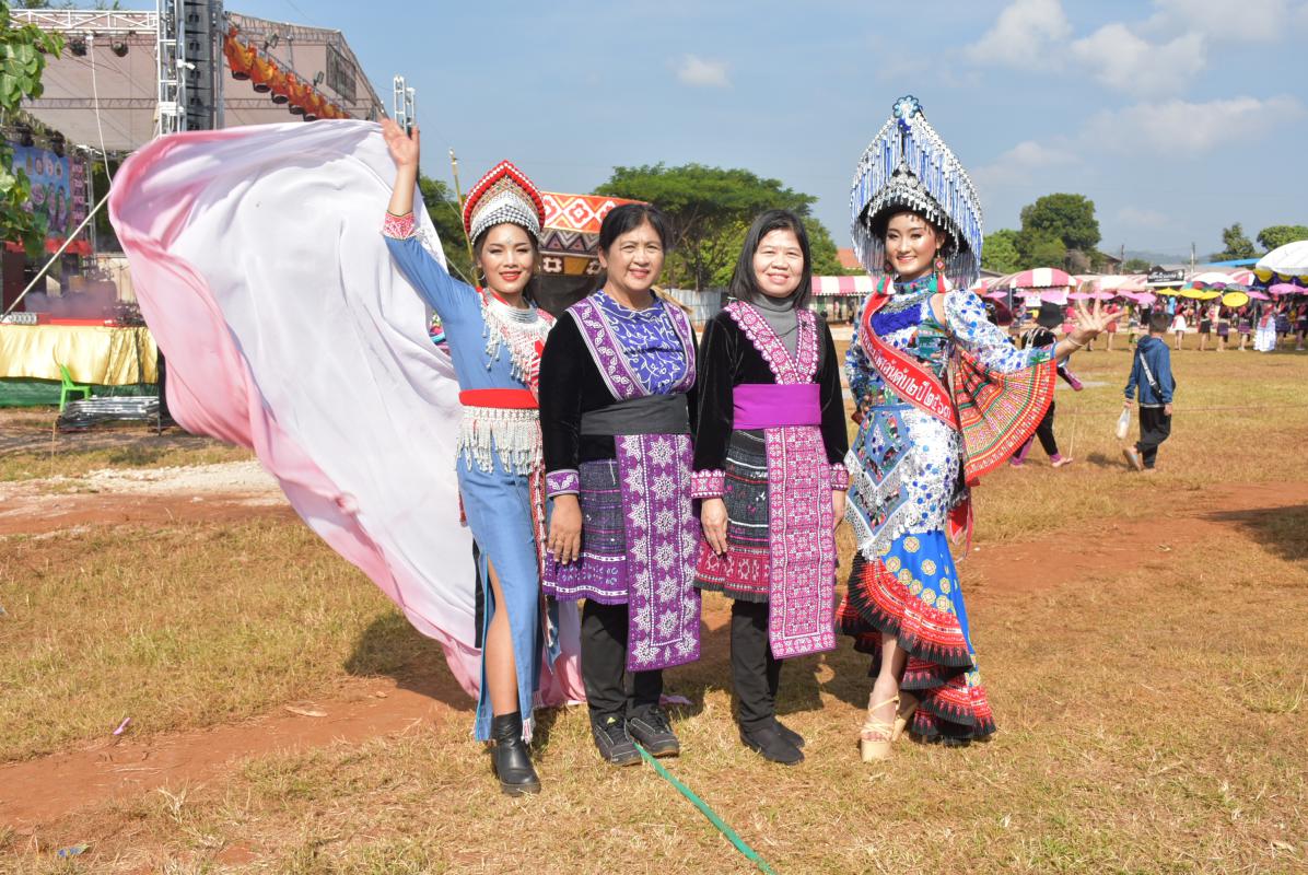ร่วมพิธีเปิดงานสืบสานประเพณีปีใหม่ม้ง อำเภอพบพระ ประจำปีงบประมาณ 2564