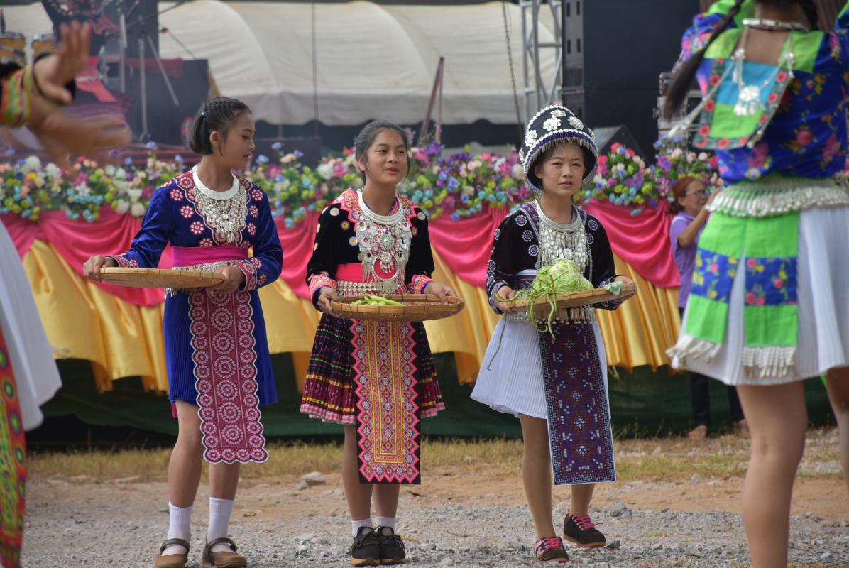 ร่วมพิธีเปิดงานสืบสานประเพณีปีใหม่ม้ง อำเภอพบพระ ประจำปีงบประมาณ 2564