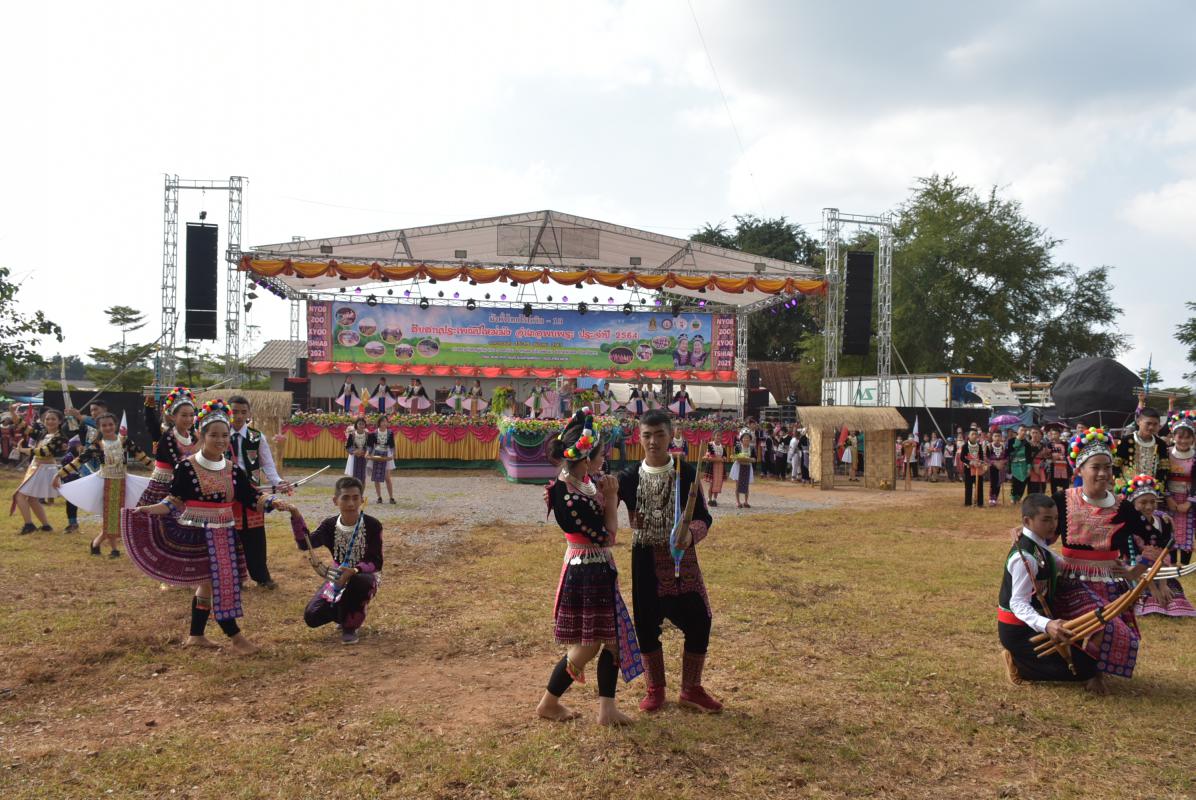 ร่วมพิธีเปิดงานสืบสานประเพณีปีใหม่ม้ง อำเภอพบพระ ประจำปีงบประมาณ 2564