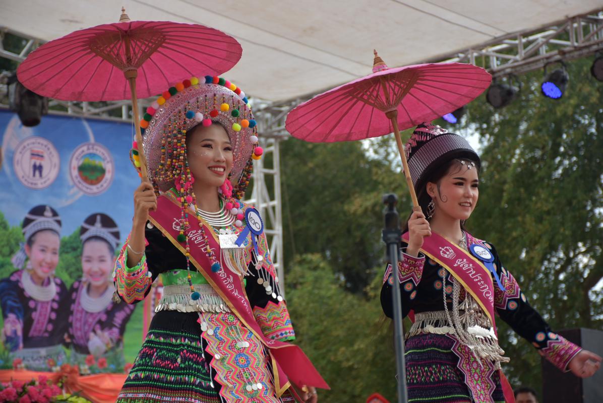ร่วมพิธีเปิดงานสืบสานประเพณีปีใหม่ม้ง อำเภอพบพระ ประจำปีงบประมาณ 2564