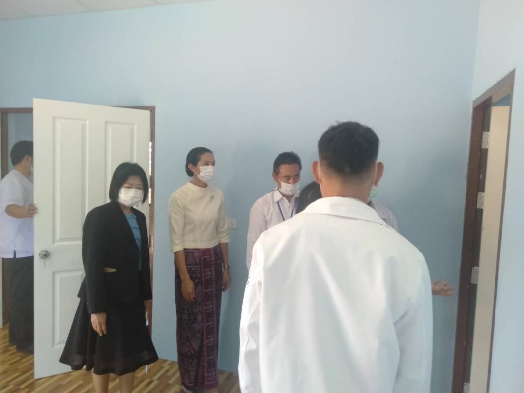 เข้าร่วมเป็นเกียรติในพิธีเปิดการส่งมอบอาคารหอพักนักเรียน นักศึกษา