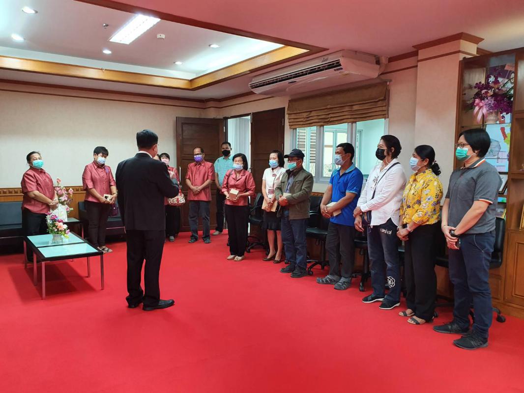 ให้การต้อนรับกลุ่มประธานอาสาสมัครสาธารณสุขประจำหมู่บ้าน ทั้ง 9 อำเภอ และกำนันผู้ใหญ่บ้าน อำเภอสามเงา