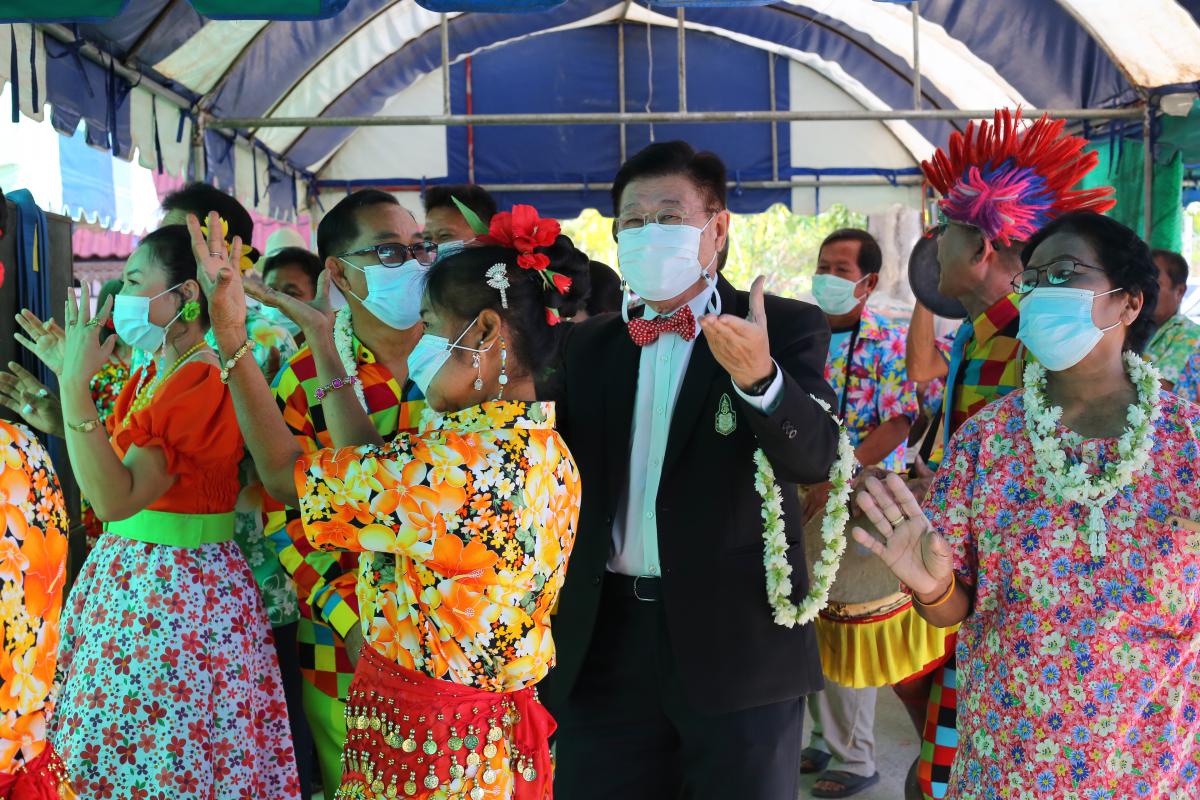 พิธีเปิดโครงการส่งเสริมผู้สูงอายุและสถาบันครอบครัวตำบลโป่งแดง ประจำปีงบประมาณ พ.ศ. 2564