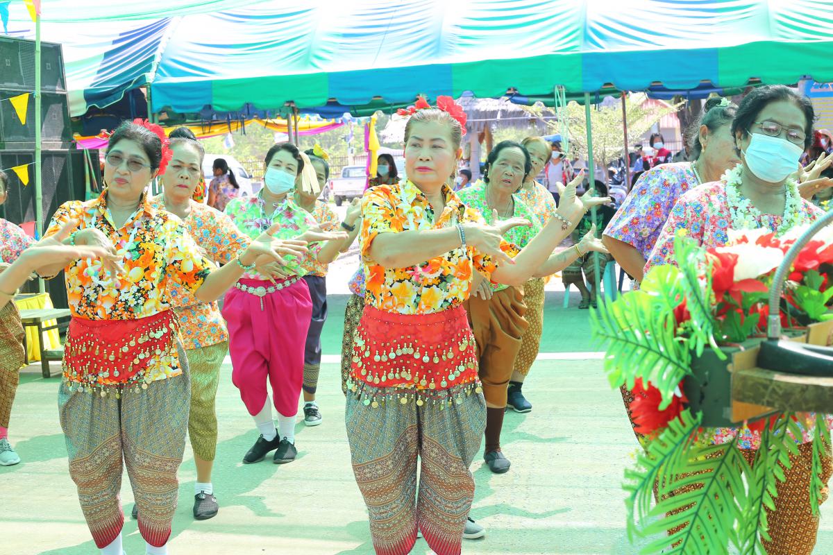 พิธีเปิดโครงการส่งเสริมผู้สูงอายุและสถาบันครอบครัวตำบลโป่งแดง ประจำปีงบประมาณ พ.ศ. 2564