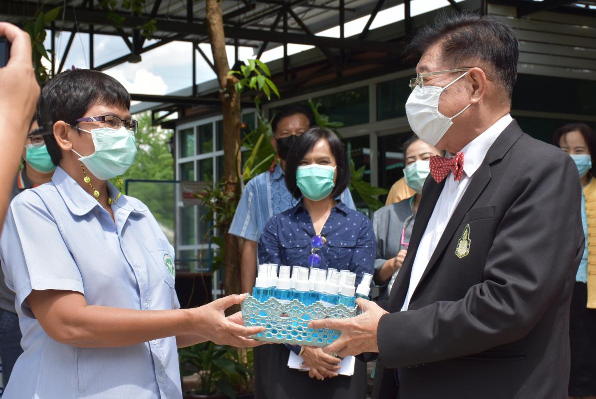 ลงพื้นที่ให้กำลังใจเจ้าหน้าที่ผู้ปฏิบัติงาน และผู้กักกันต
