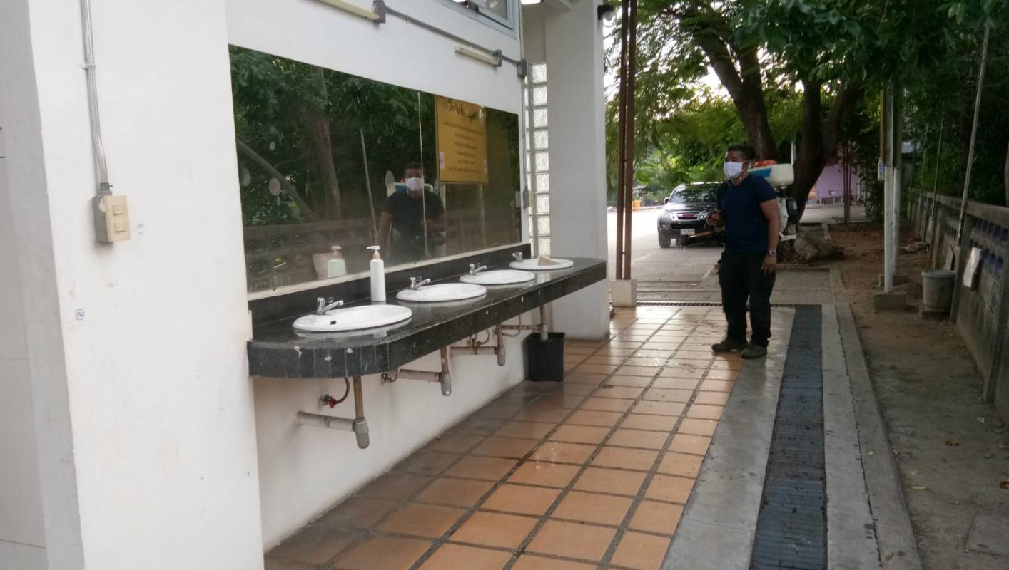ดำเนินการทำความสะอาด ฉีดพ่นน้ำยาและเช็ดถูฆ่าเชื้อโรคประจำสัปดาห์