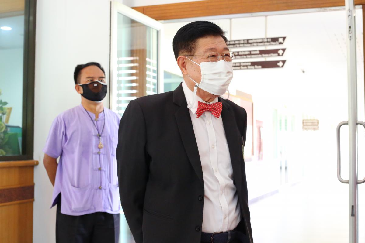 สภากาชาดไทย มอบหมายให้เหล่ากาชาดจังหวัดตากเป็นผู้ส่งมอบเครื่องกระตุกหัวใจไฟฟ้าอัตโนมัติ (AED) ให้แก่องค์การบริหารส่วนจังหวัดตาก จำนวน 1 เครื่อง