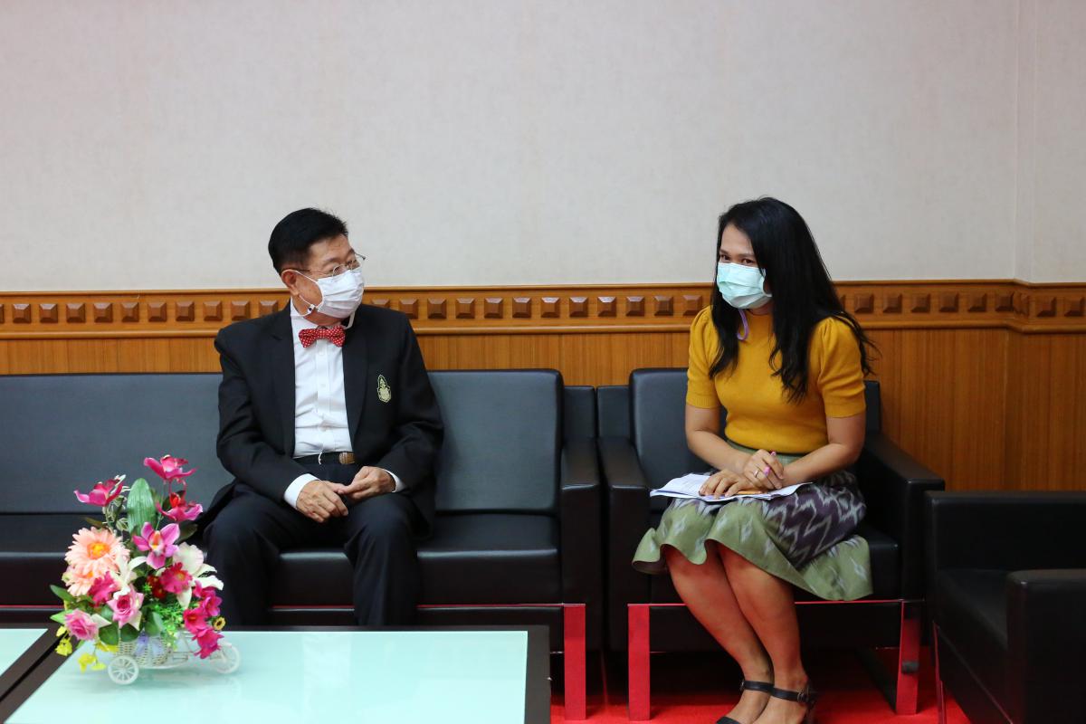 นางสาวนภาพร ปานกลัด นักวิชาการพลังงานชำนาญการพิเศษ สำนักงานพลังงานจังหวัดตาก พร้อมคณะ เข้าพบนายก อบจ.ตาก