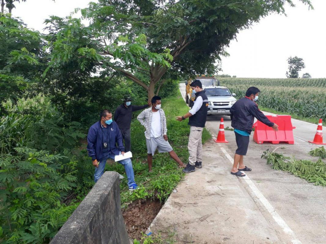 อบจ.ตาก ลงพื้นที่ดำเนินการซ่อมแซมคอสะพานสายบ้านแม่กุหลวง-ผารู อำเภอแม่สอด 
