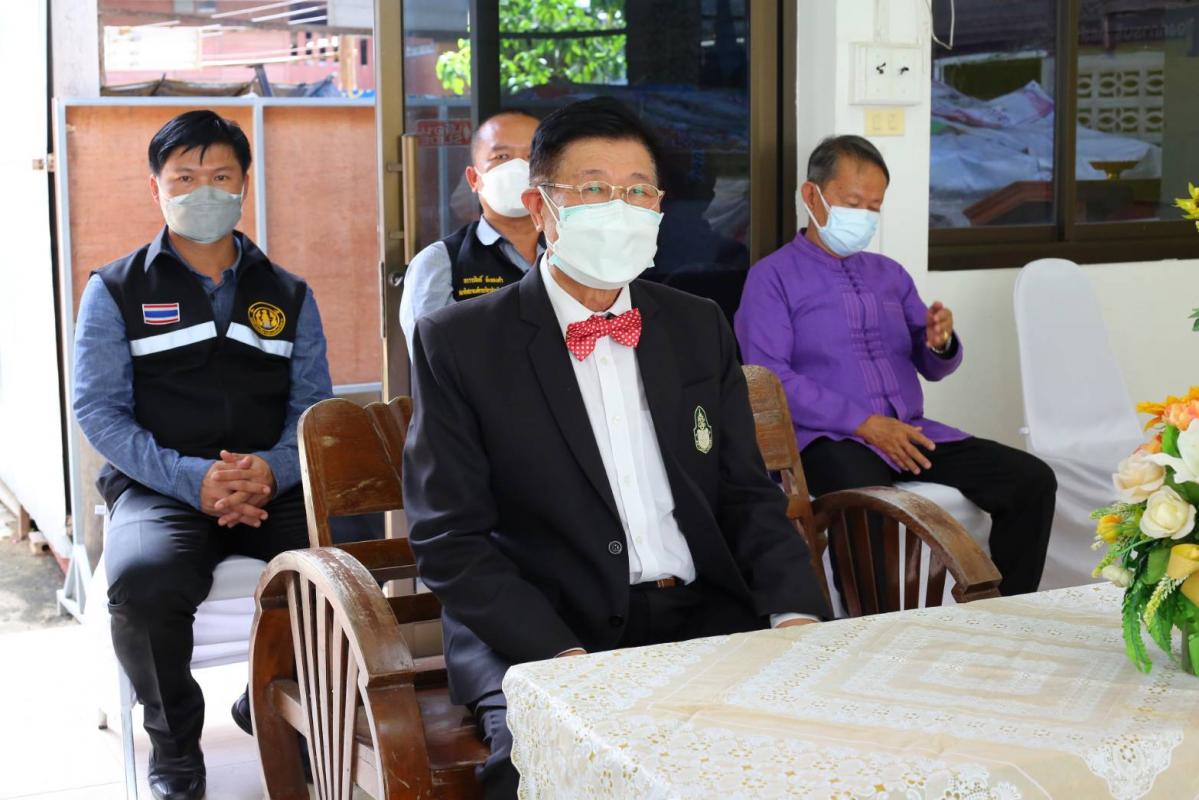 นายก อบจ.ตาก นำทีมลงพื้นที่ส่งมอบวัสดุอุปกรณ์ทางการแพทย์ ณ อำเภอแม่ระมาด จังหวัดตาก