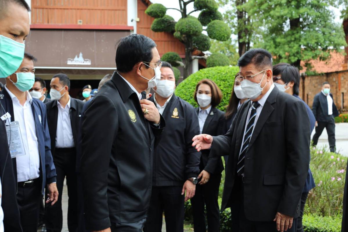 นายกณัฐวุฒิ และ สส.ธนัสถ์ ร่วมต้อนรับ นายกรัฐมนตรีที่สุโขทัย พร้อมรายงานปัญหาน้ำท่วมจังหวัดตากและหารือแนวทางแก้ไข