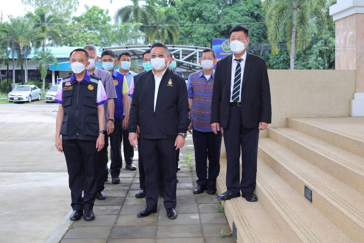 นายก อบจ.ตากร่วมต้อนรับนายชวน หลีกภัย ประธานรัฐสภา ลงพื้นที่มอบหน้ากากอนามัย และนมผงสำหรับเด็ก