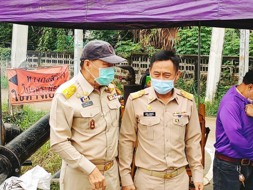 ลงพื้นที่ตรวจจุดติดตั้งเครื่องสูบน้ำและติดตามสถานการณ์น้ำท่วม ในพื้นที่ตำบลหัวเดียด และในพื้นที่บริเวณชุมชนหนองหลวง หลังศาลตากสิน