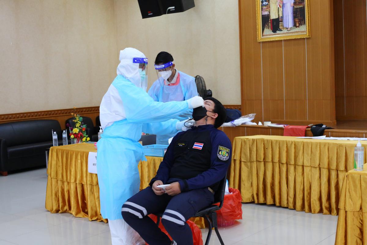 นายก อบจ.ตาก จัดโครงการตรวจคัดกรองด้วยชุดตรวจ Antigen Test Kit (ATK) ของบุคลากรองค์การบริหารส่วนจังหวัดตาก