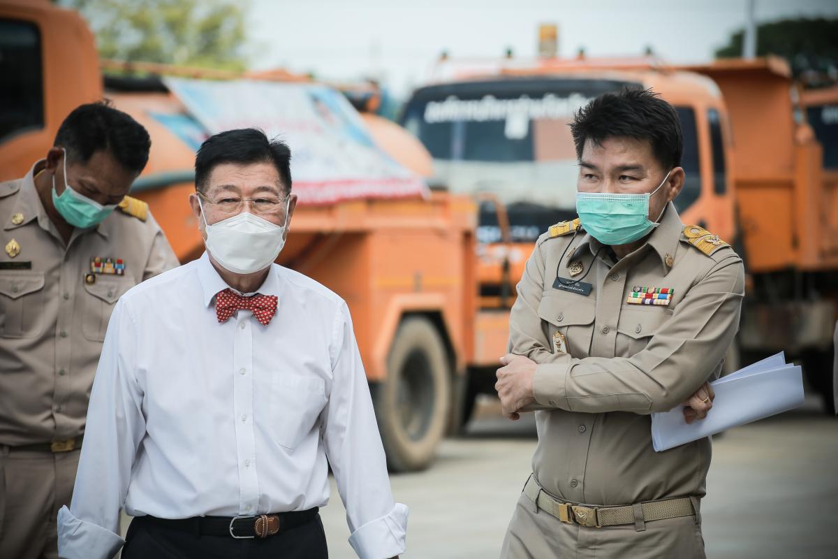 นายก อบจ.ตาก ตรวจความพร้อมเครื่องจักรกลชุดใหม่ พร้อมออกให้บริการประชาชนทั้ง 9 อำเภอ