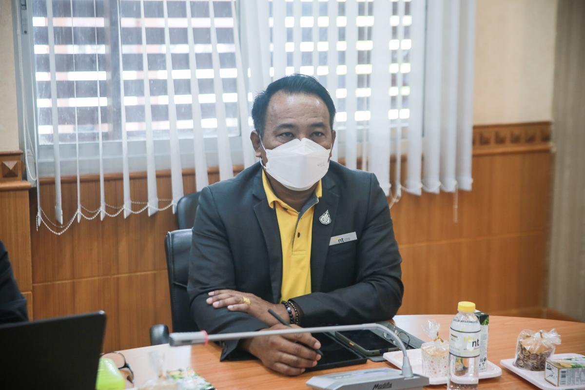 เข้าร่วมรับฟัง การนำเสนอรายละเอียด เทคโนโลยีด้านการสื่อสาร ที่สามารถนำมาใช้ในการบริหารจัดการองค์กร การประชาสัมพันธ์ การวางระบบควบคุมต่างๆ