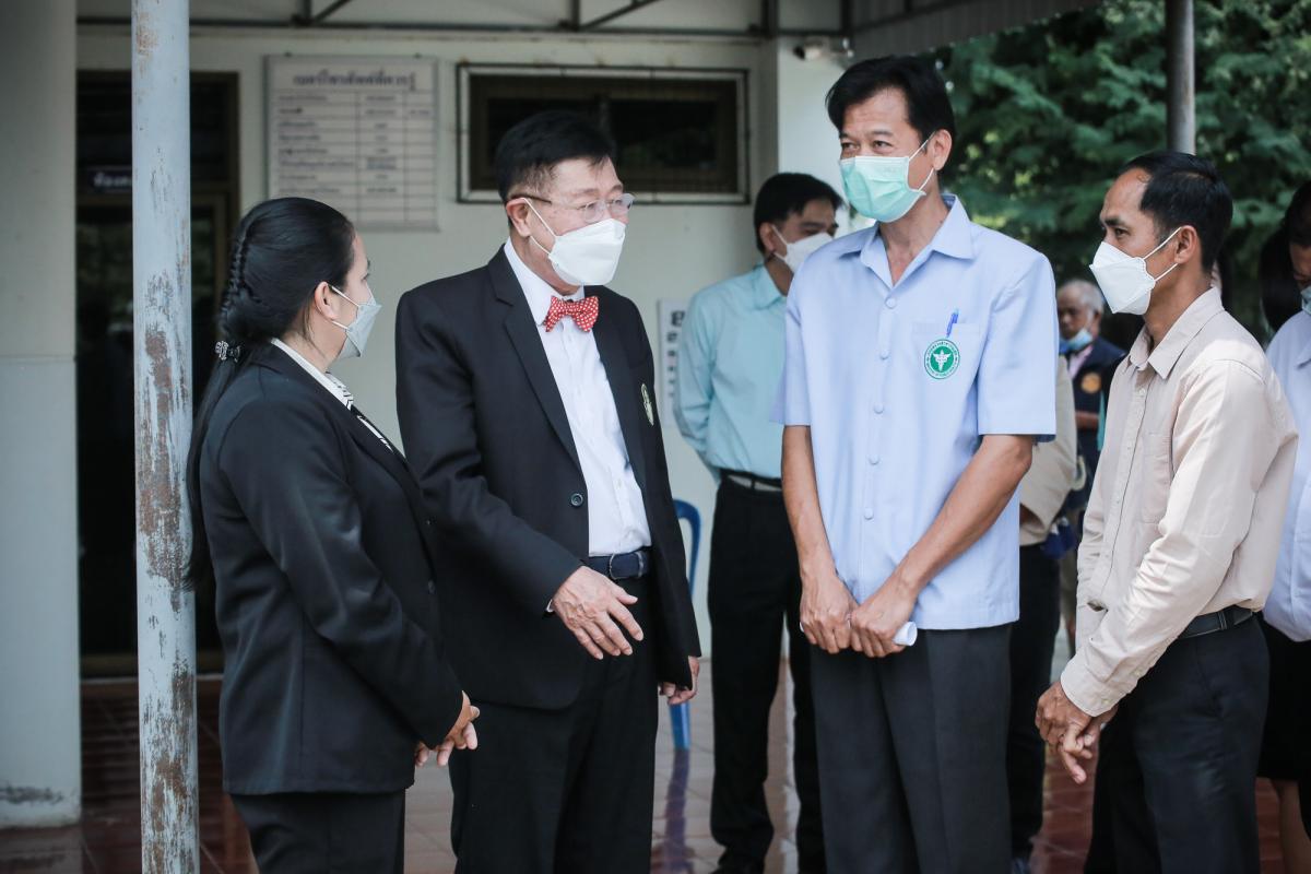 นายกองค์การบริหารส่วนจังหวัดตาก พร้อมด้วย คณะผู้บริหารและเจ้าหน้าที่ องค์การบริหารส่วนจังหวัดตาก ลงพื้นที่ตรวจเยี่ยมและให้กำลังใจเจ้าหน้าที่ผู้ปฏิบัติงาน ตามแผนการตรวจเยี่ยมพื้นที่ สถานีอนามัยเฉลิมพระเกียรติฯ และโรงพยาบาลส่งเสริมสุขภาพตำบล