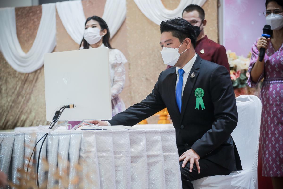 นายฑีฆะพล ทวีเกื้อกูลกิจ รองนายกองค์การบริหารส่วนจังหวัดตาก ร่วมเป็นเกียรติในงานโครงการล้านโดส ล้านใจ ล้านความห่วงใยเพื่อชาวตาก