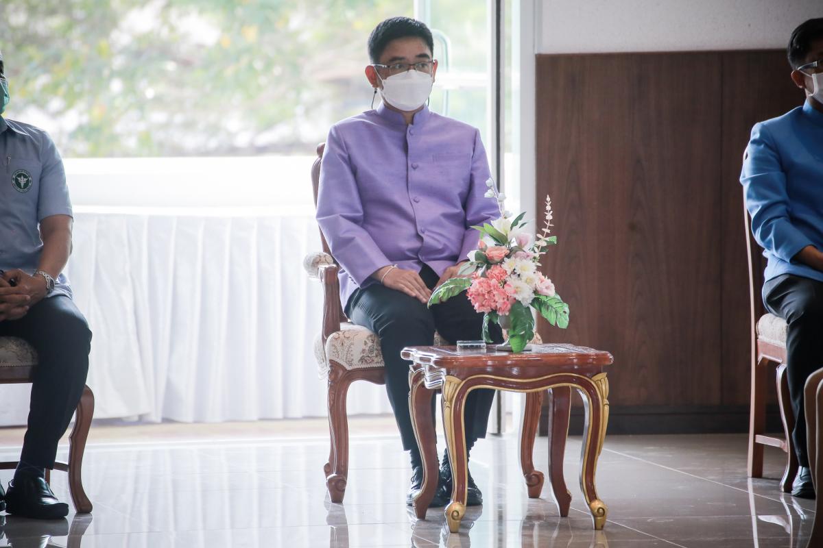 นายฑีฆะพล ทวีเกื้อกูลกิจ รองนายกองค์การบริหารส่วนจังหวัดตาก ร่วมเป็นเกียรติในงานโครงการล้านโดส ล้านใจ ล้านความห่วงใยเพื่อชาวตาก