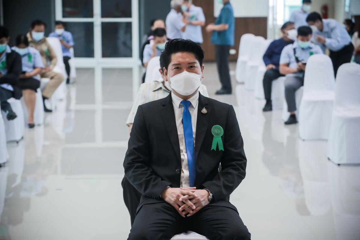 นายฑีฆะพล ทวีเกื้อกูลกิจ รองนายกองค์การบริหารส่วนจังหวัดตาก ร่วมเป็นเกียรติในงานโครงการล้านโดส ล้านใจ ล้านความห่วงใยเพื่อชาวตาก