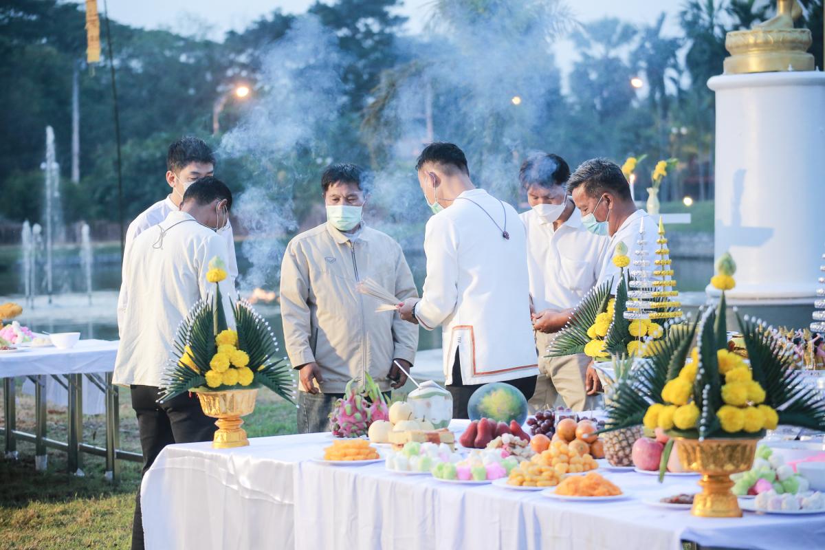 อบจ.ตาก จัดพิธีสักการะพระพุทธรูป และบวงสรวงพระพรหม พระภูมิ เจ้าที่ ประจำปี