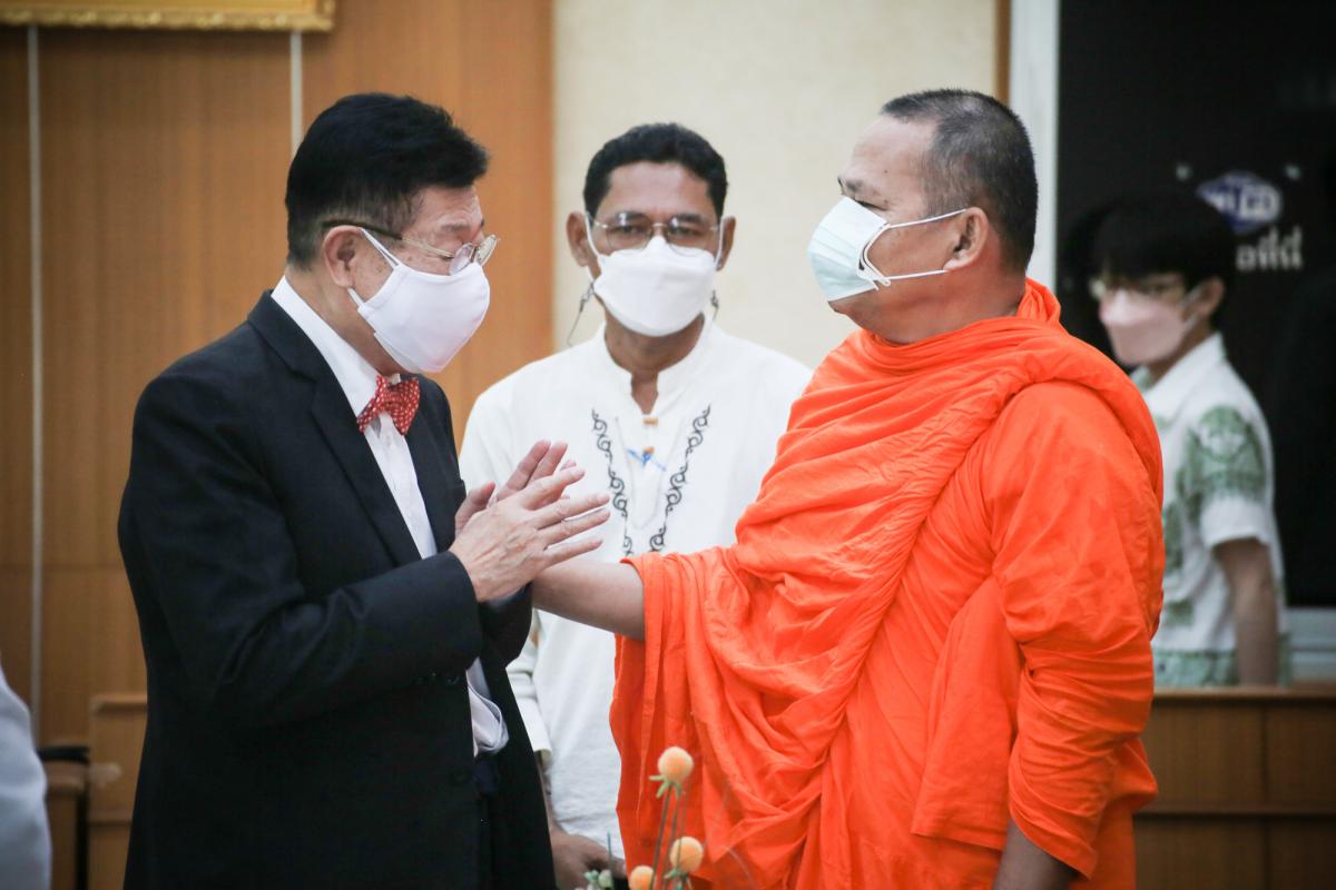 ายกองค์การบริหารส่วนจังหวัดตาก เป็นประธานในการเปิดโครงการฝึกอบรมคุณธรรมและจริยธรรม หลักสูตร “การปฏิบัติงานให้เกิดประโยชน์ โดยยึดมั่นในธรรมและวินัย และเชิดชูเกียรติ คนดี ศรี อบจ.ตาก”