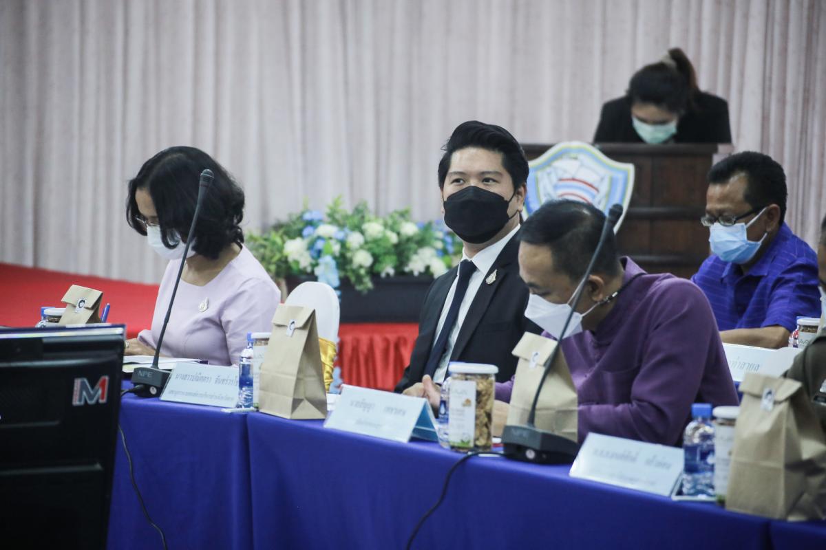 รองนายกองค์การบริหารส่วนจังหวัดตาก พร้อมด้วยนางสาวปริตตรา จันทร์วรโชติ เลขานุการนายกองค์การบริหารส่วนจังหวัดตาก เข้าร่วมการประชุมใหญ่สามัญประจำปี 2564 หอการค้าจังหวัดตาก ณ ห้องประชุมชั้น 2 หอการค้าจังหวัดตาก