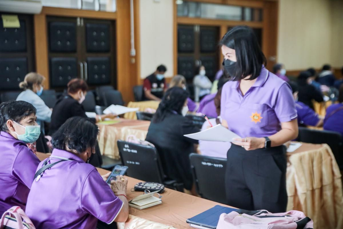 นายกองค์การบริหารส่วนจังหวัดตาก เป็นประธานในพิธีเปิดโครงการฝึกอบรมส่งเสริมการดูแลสุขภาพอนามัยที่ดีของสตรีและบุคคลในครอบครัว ประจำปีงบประมาณ พ.ศ. 2565 พร้อมด้วยว่าที่ ดร.ฑีฆะพล ทวีเกื้อกูลกิจ รองนายกองค์การบริหารส่วนจังหวัดตาก 