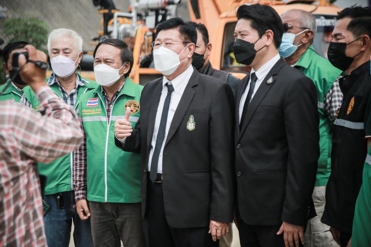 ลงพื้นที่ติดตามสถานการณ์น้ำท่วม ในพื้นที่อำเภอแม่สอด โดยได้ให้การสนับสนุน นำเครื่องสูบน้ำไปช่วยแก้ไขปัญหาน้ำท่วมขังในพื้นที่