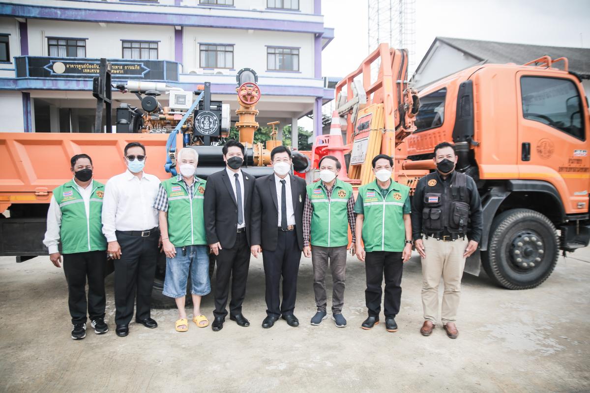 ลงพื้นที่ติดตามสถานการณ์น้ำท่วม ในพื้นที่อำเภอแม่สอด โดยได้ให้การสนับสนุน นำเครื่องสูบน้ำไปช่วยแก้ไขปัญหาน้ำท่วมขังในพื้นที่