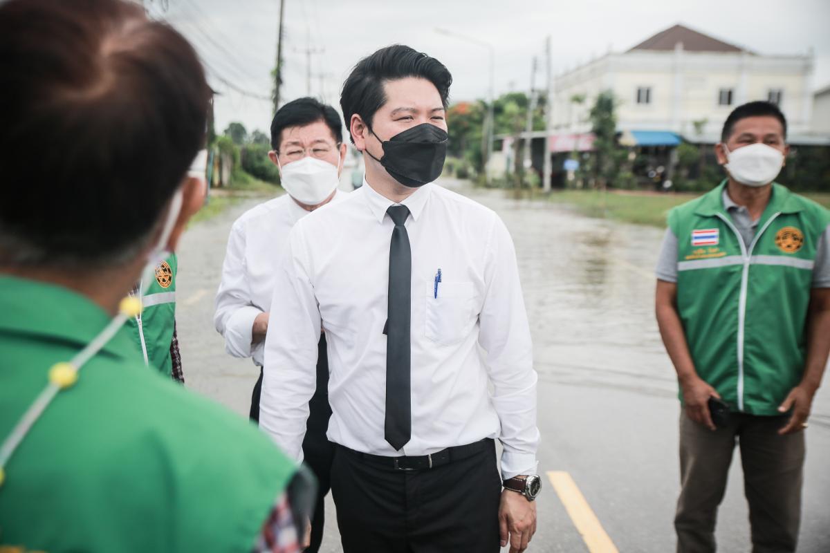 ลงพื้นที่ติดตามสถานการณ์น้ำท่วม ในพื้นที่อำเภอแม่สอด โดยได้ให้การสนับสนุน นำเครื่องสูบน้ำไปช่วยแก้ไขปัญหาน้ำท่วมขังในพื้นที่