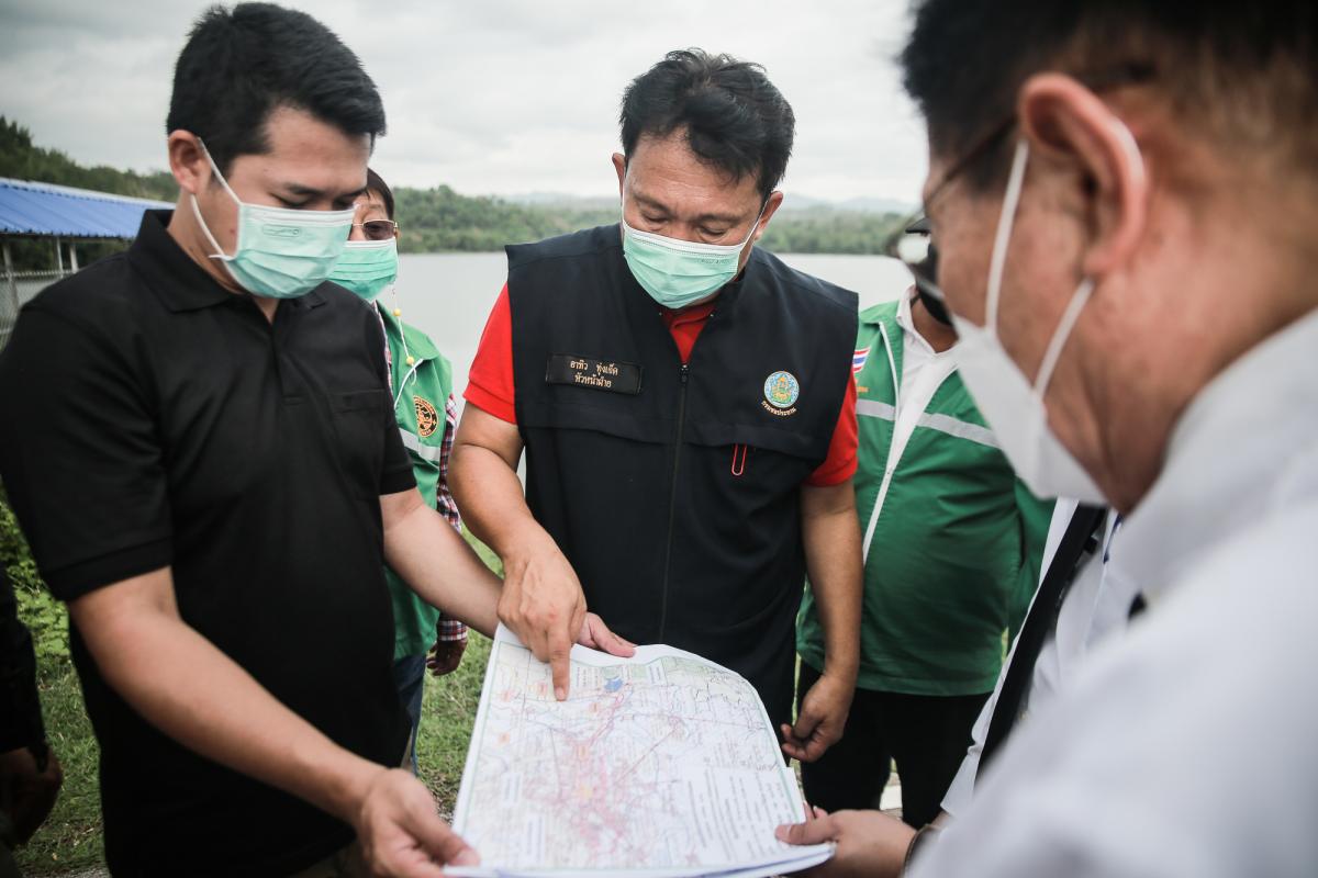 ลงพื้นที่ติดตามสถานการณ์น้ำท่วม ในพื้นที่อำเภอแม่สอด โดยได้ให้การสนับสนุน นำเครื่องสูบน้ำไปช่วยแก้ไขปัญหาน้ำท่วมขังในพื้นที่