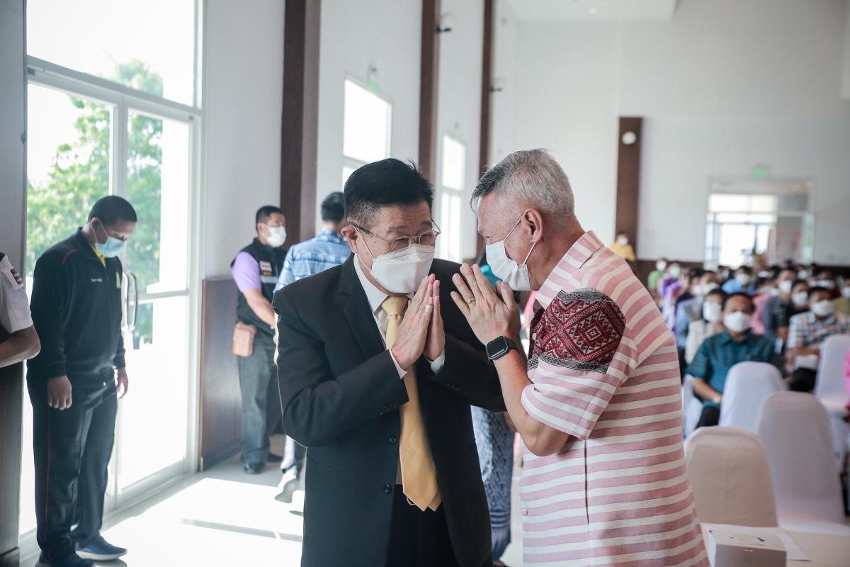 นายกองค์การบริหารส่วนจังหวัดตากจังหวัดตาก เข้าร่วมพิธีเปิดการอบรม “โครงการพัฒนาและส่งเสริมองค์ความรู้เกี่ยวกับประวัติศาสตร์ชาติไทย และการสร้างจิตสำนึกรักและหวงแหน มุ่งจงรักภักดี พร้อมธำรงรักษาไว้ซึ่งสถาบันชาติ ศาสนา พระมหากษัตริย์”