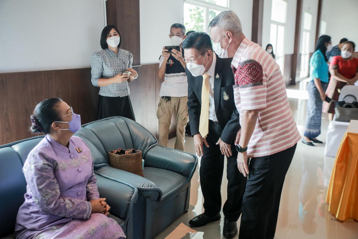 นายกองค์การบริหารส่วนจังหวัดตากจังหวัดตาก เข้าร่วมพิธีเปิดการอบรม “โครงการพัฒนาและส่งเสริมองค์ความรู้เกี่ยวกับประวัติศาสตร์ชาติไทย และการสร้างจิตสำนึกรักและหวงแหน มุ่งจงรักภักดี พร้อมธำรงรักษาไว้ซึ่งสถาบันชาติ ศาสนา พระมหากษัตริย์”