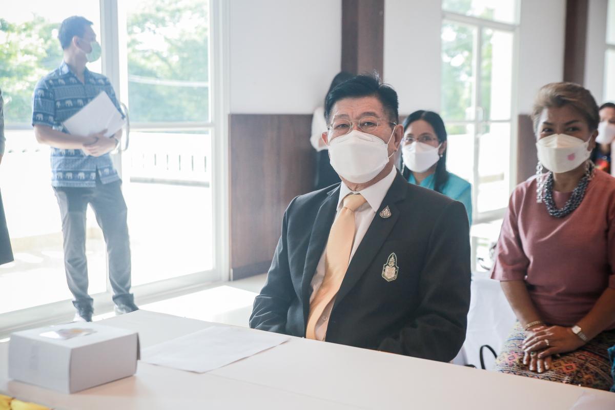 นายกองค์การบริหารส่วนจังหวัดตากจังหวัดตาก เข้าร่วมพิธีเปิดการอบรม “โครงการพัฒนาและส่งเสริมองค์ความรู้เกี่ยวกับประวัติศาสตร์ชาติไทย และการสร้างจิตสำนึกรักและหวงแหน มุ่งจงรักภักดี พร้อมธำรงรักษาไว้ซึ่งสถาบันชาติ ศาสนา พระมหากษัตริย์”