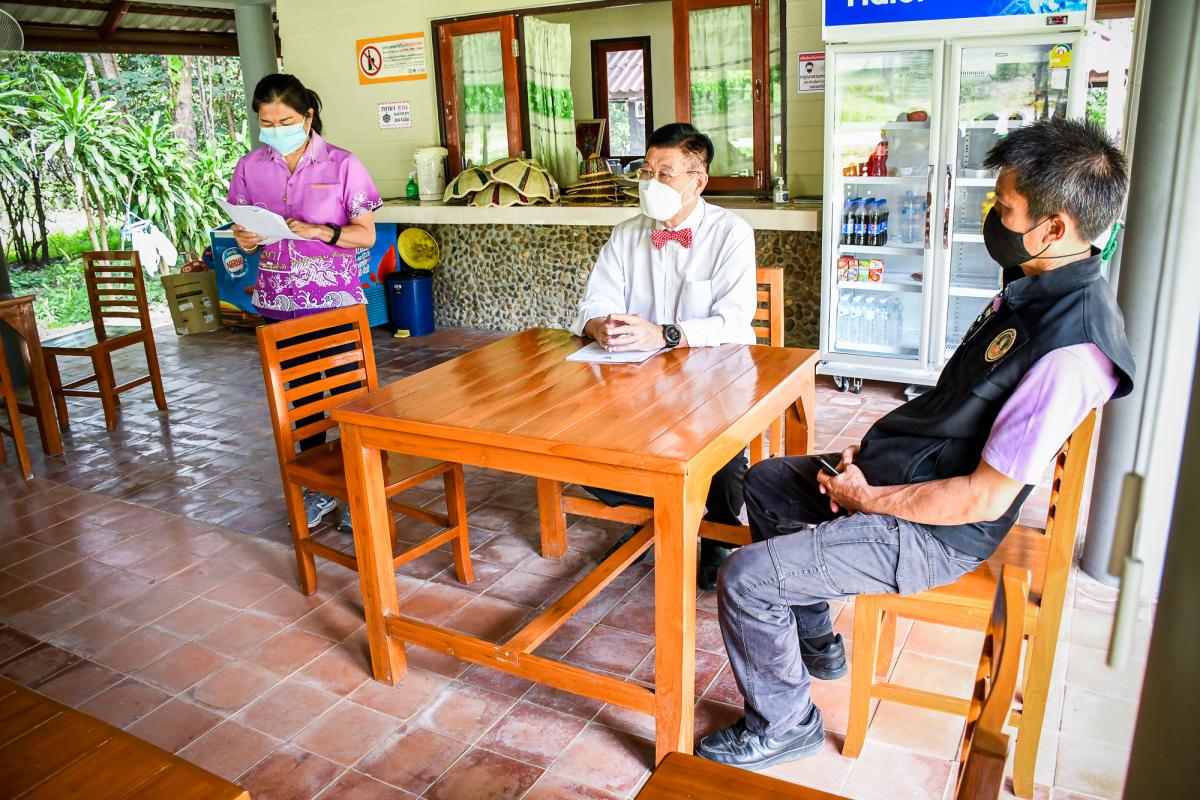 นายกองค์การบริหารส่วนจังหวัดตาก ในฐานะผู้อำนวยการอุทยานธรณีไม้กลายเป็นหินตากลงพื้นที่ตรวจสอบเพื่อเตรียมความพร้อมการจัดงานบันทึกสถิติโลกไม้กลายเป็นหินที่ยาวที่สุดในโลก Guinness World Records (GWR)