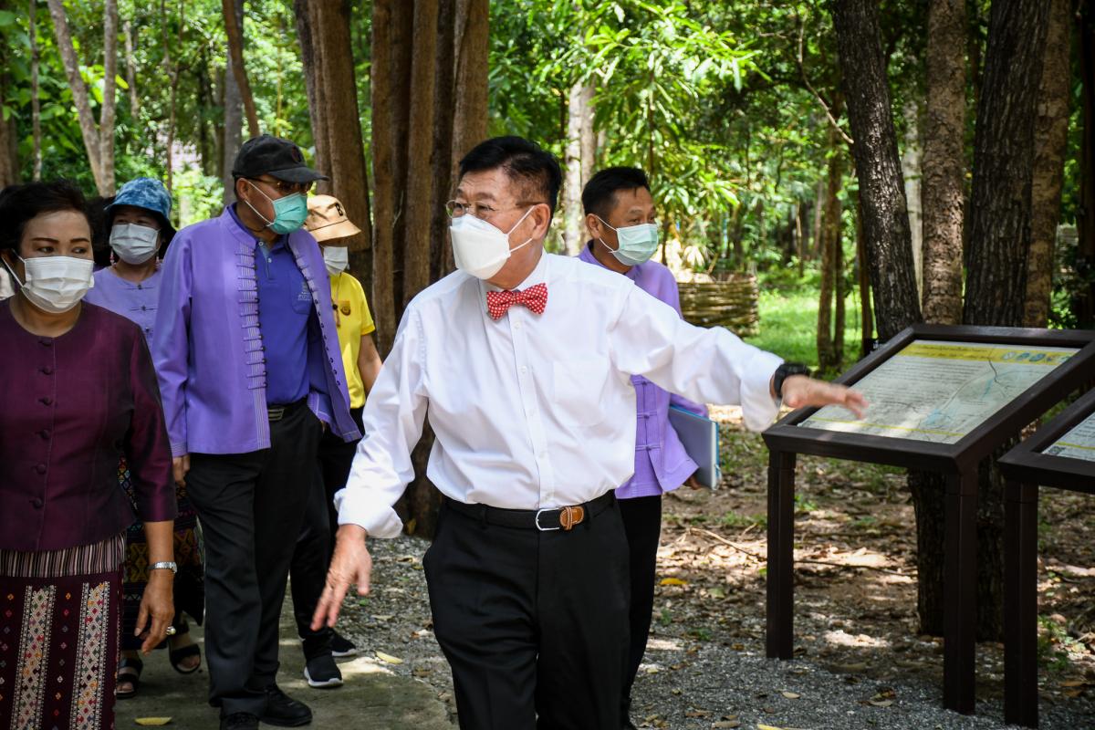 นายกองค์การบริหารส่วนจังหวัดตาก ในฐานะผู้อำนวยการอุทยานธรณีไม้กลายเป็นหินตากลงพื้นที่ตรวจสอบเพื่อเตรียมความพร้อมการจัดงานบันทึกสถิติโลกไม้กลายเป็นหินที่ยาวที่สุดในโลก Guinness World Records (GWR)